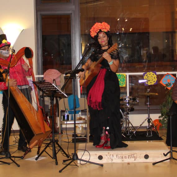 A Flor de Piel playing for Day of the Dead 2016
